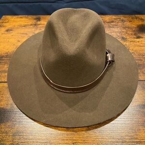 Goorin Bros. Golden Wonder felt Fedora.